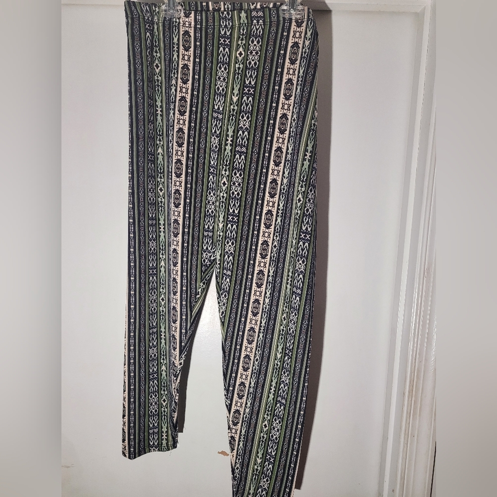 NWT Ashley Blue leggings